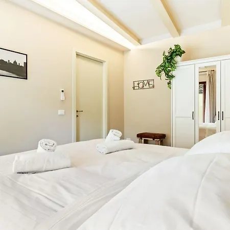 아파트 Guesthost - Piazzale Michelangelo Modern Flat