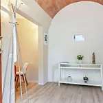 Guesthost - Piazzale Michelangelo Modern Flat Daire Floransa