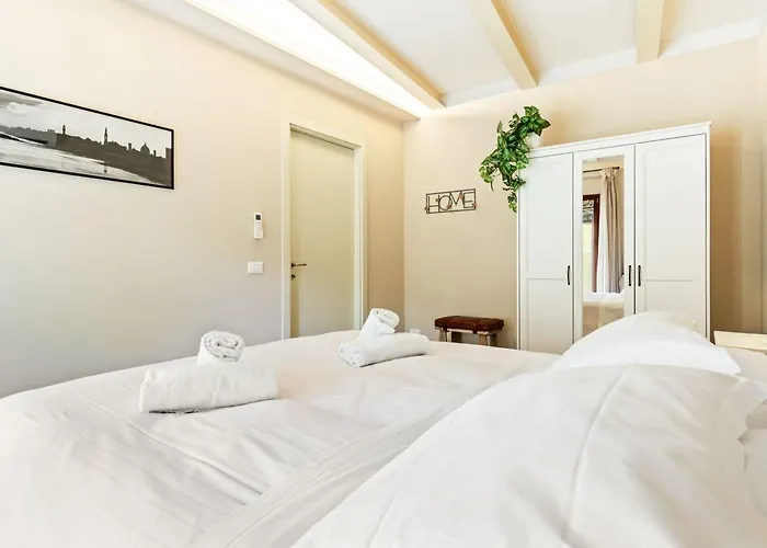 Апартаменты Guesthost - Piazzale Michelangelo Modern Flat